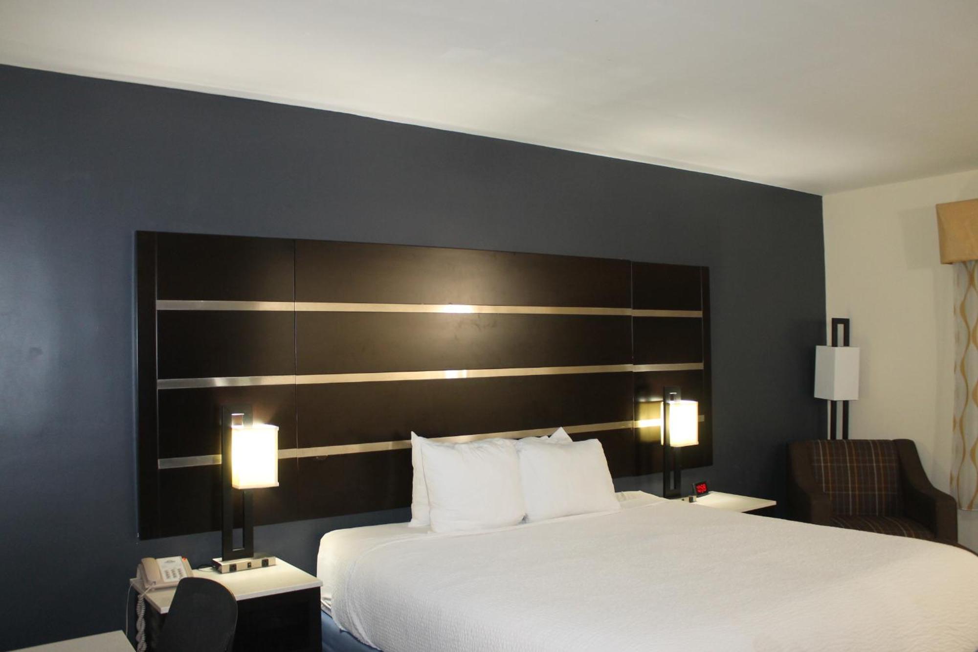 Days Inn By Wyndham Budd Lake Экстерьер фото